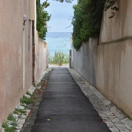 Les Flots D'Azur Toulon